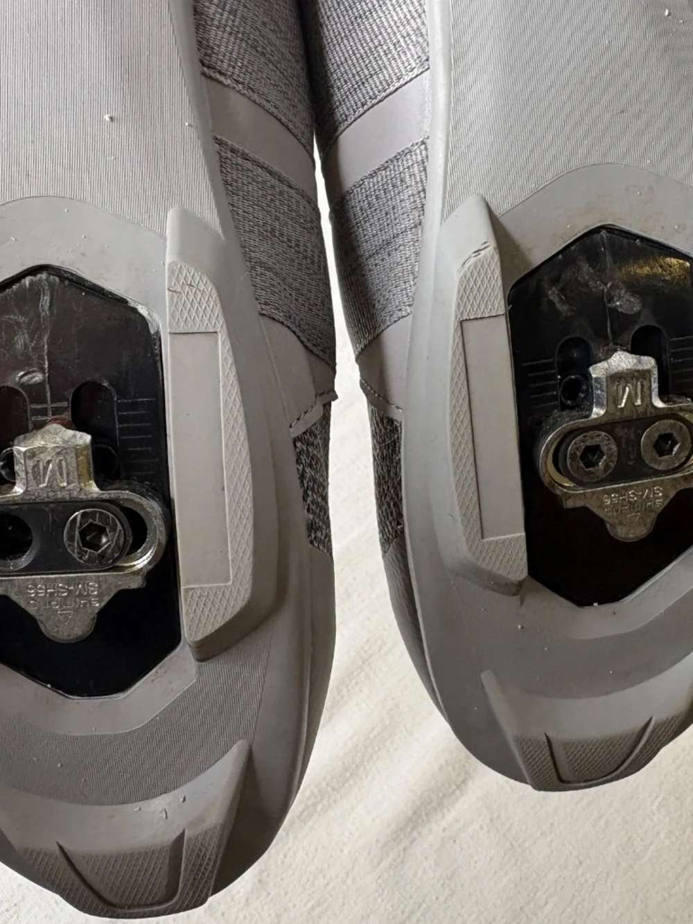 Shimano Dynalast SH-IC501 Women’s Indoor Cycling Shoes Ice Gray W8 Cleat